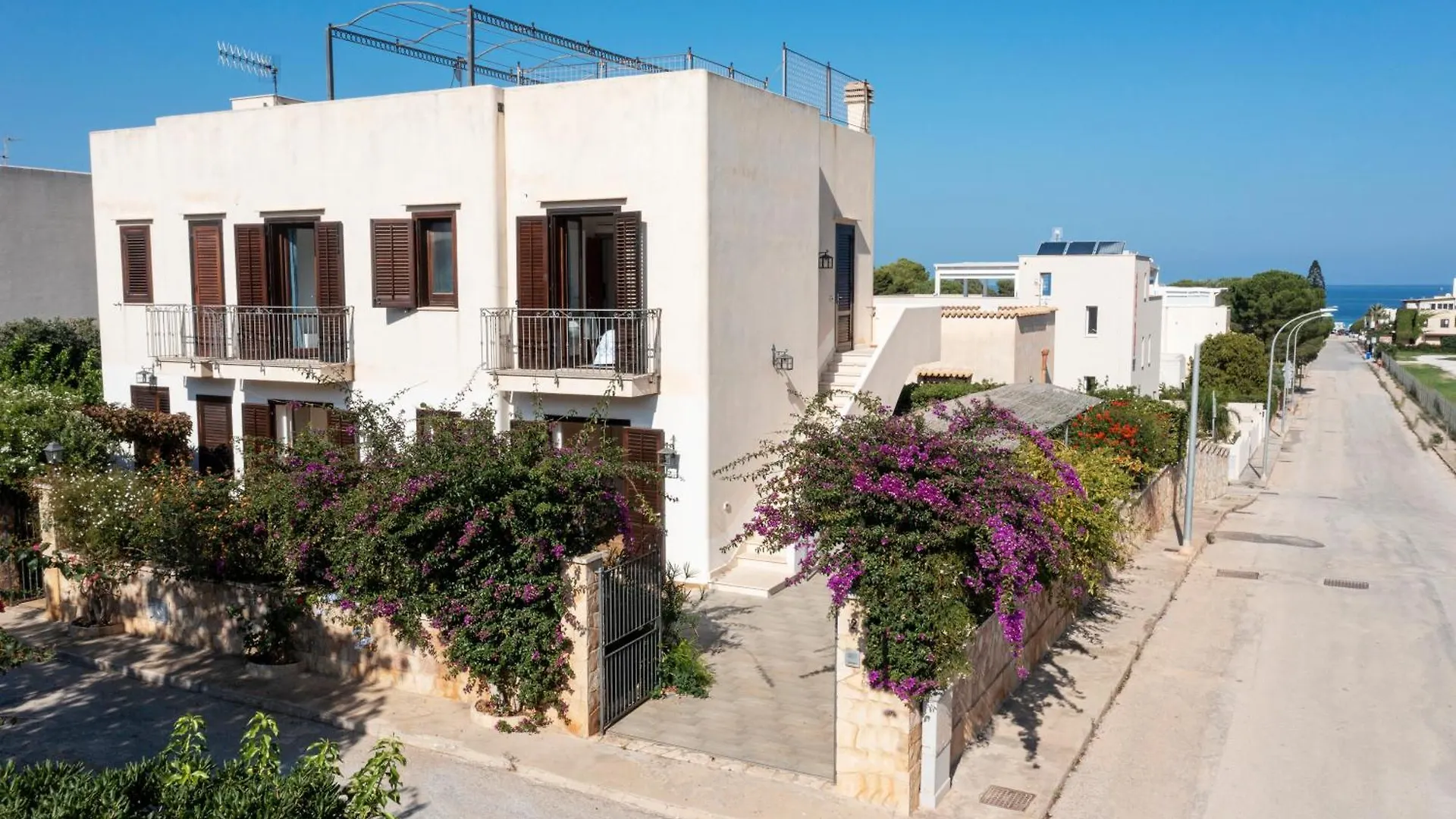 Casa Vacanza Azzurra contacts